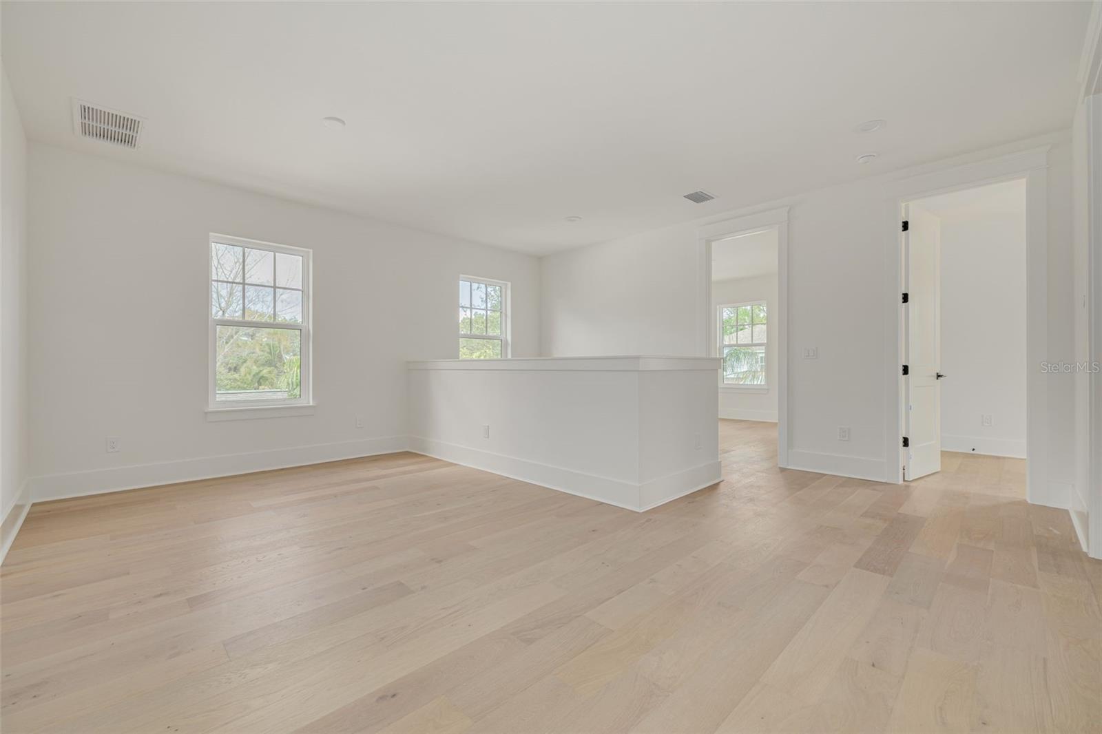 Image 19 of 44 For 235 24th Avenue Se