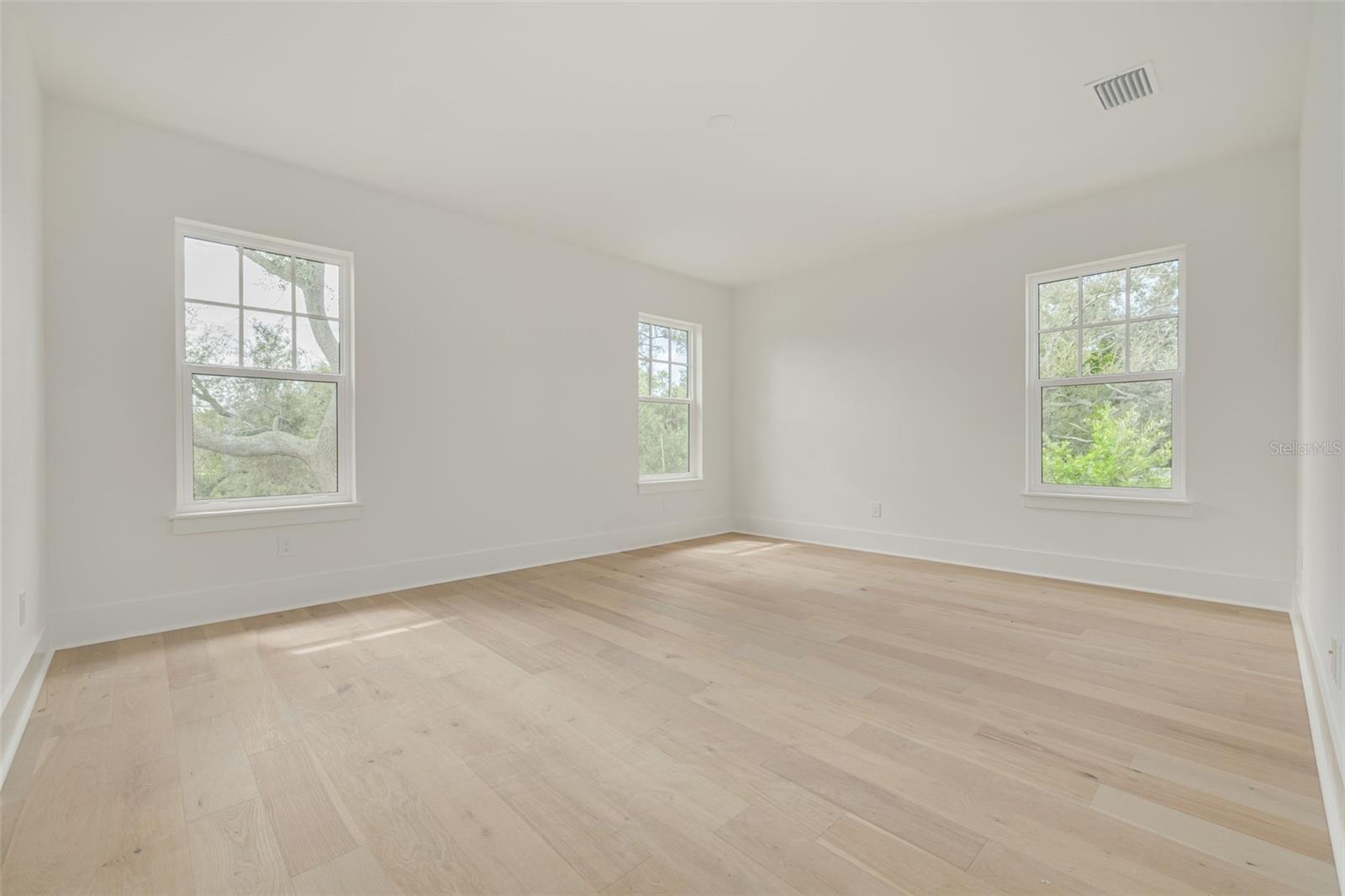 Image 20 of 44 For 235 24th Avenue Se