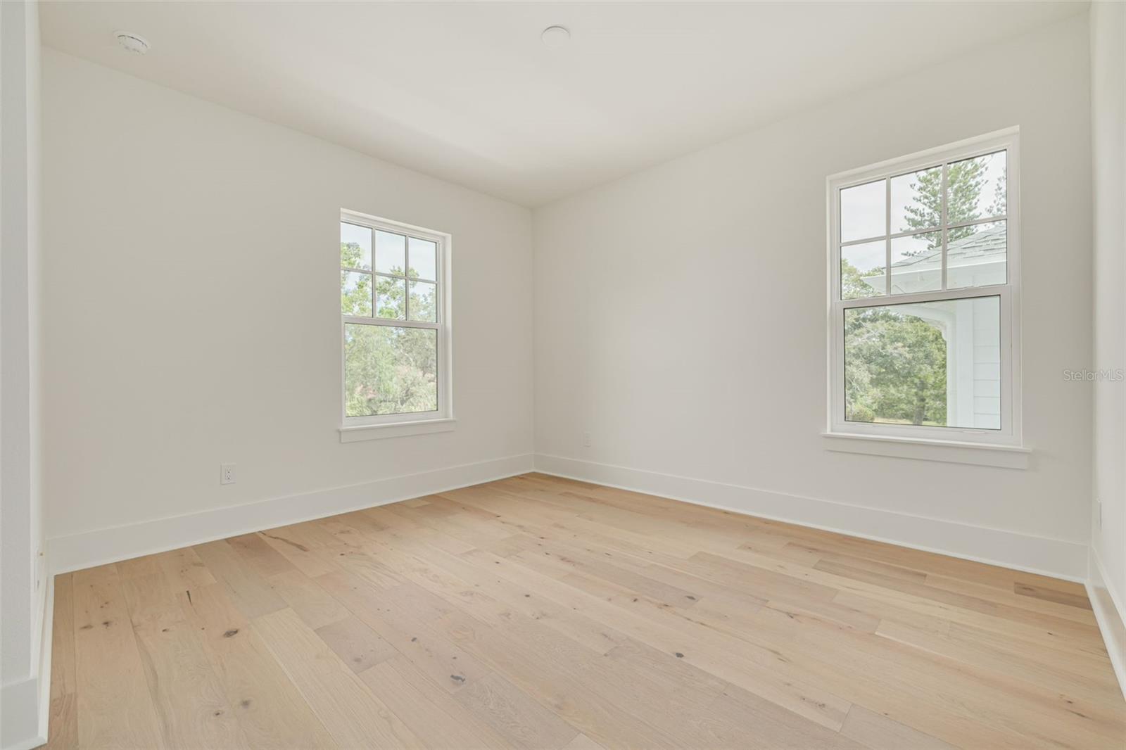 Image 30 of 44 For 235 24th Avenue Se