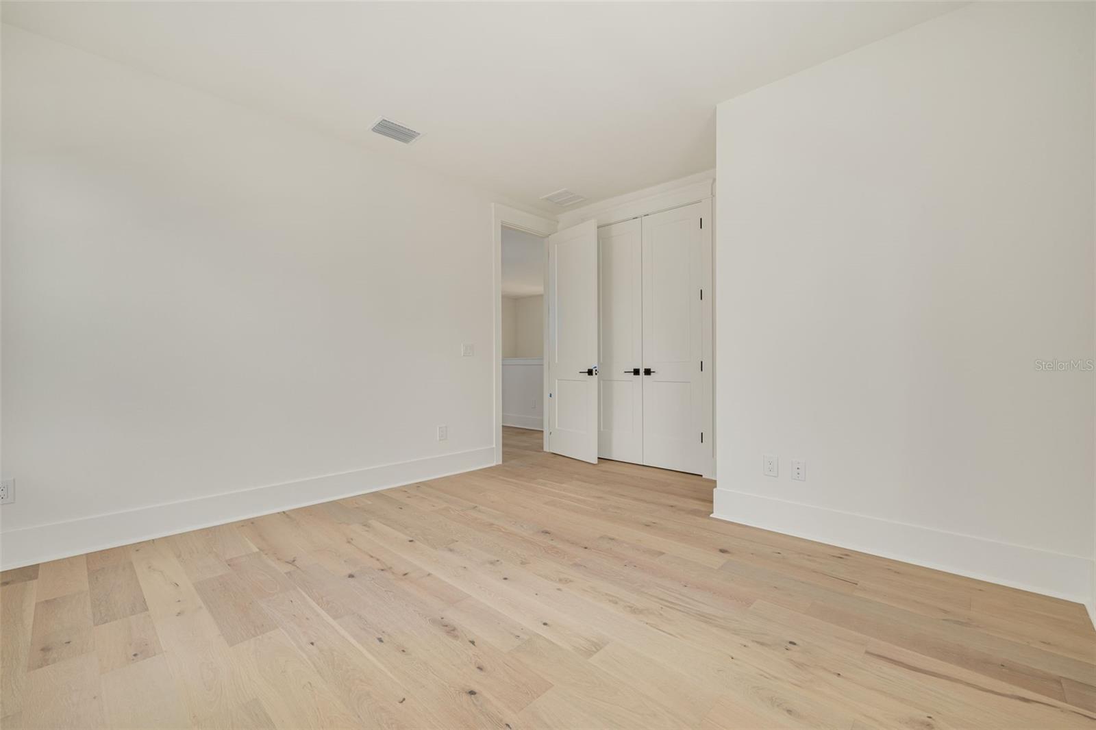 Image 31 of 44 For 235 24th Avenue Se