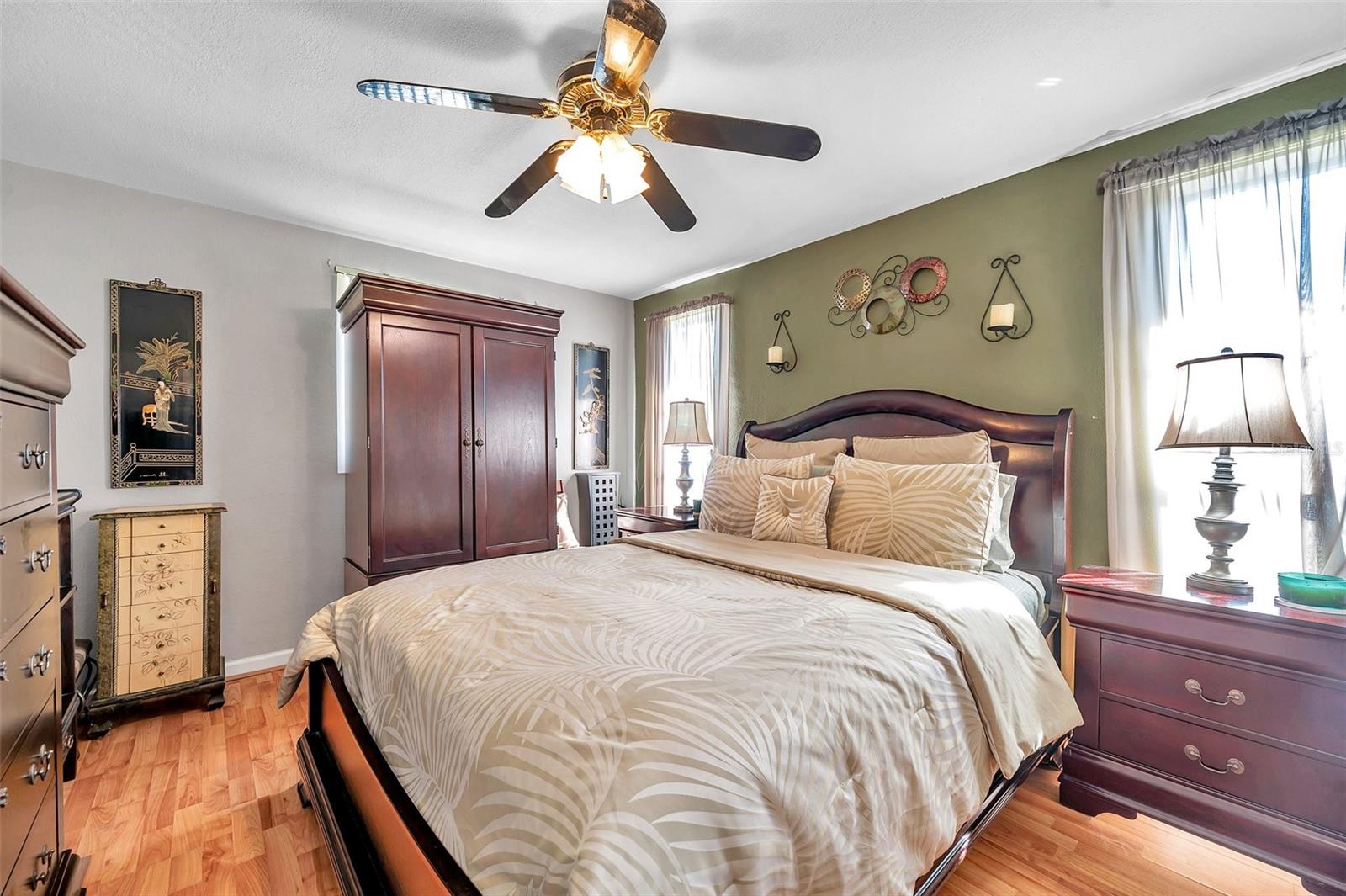 Listing photo id 8 for 10035 Cherry Creek Lane