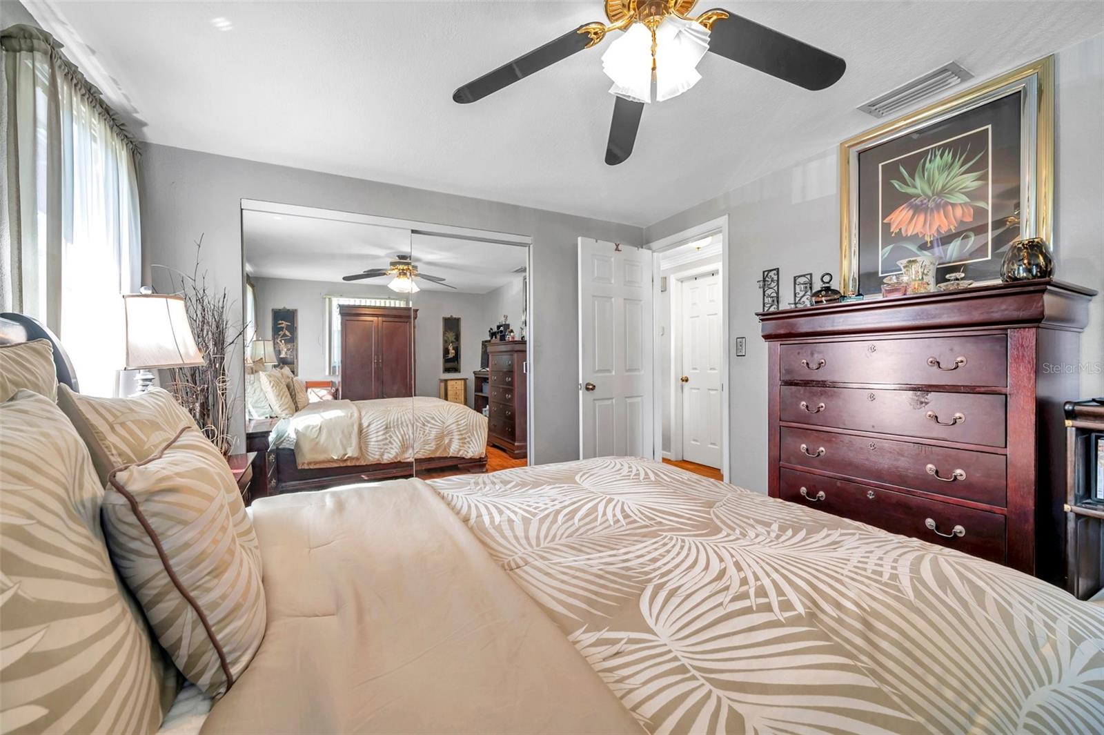 Listing photo id 9 for 10035 Cherry Creek Lane