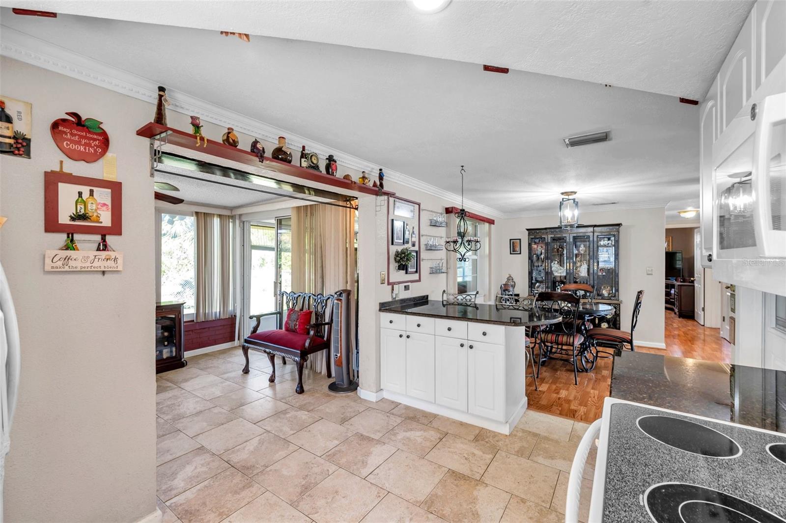 Listing photo id 12 for 10035 Cherry Creek Lane