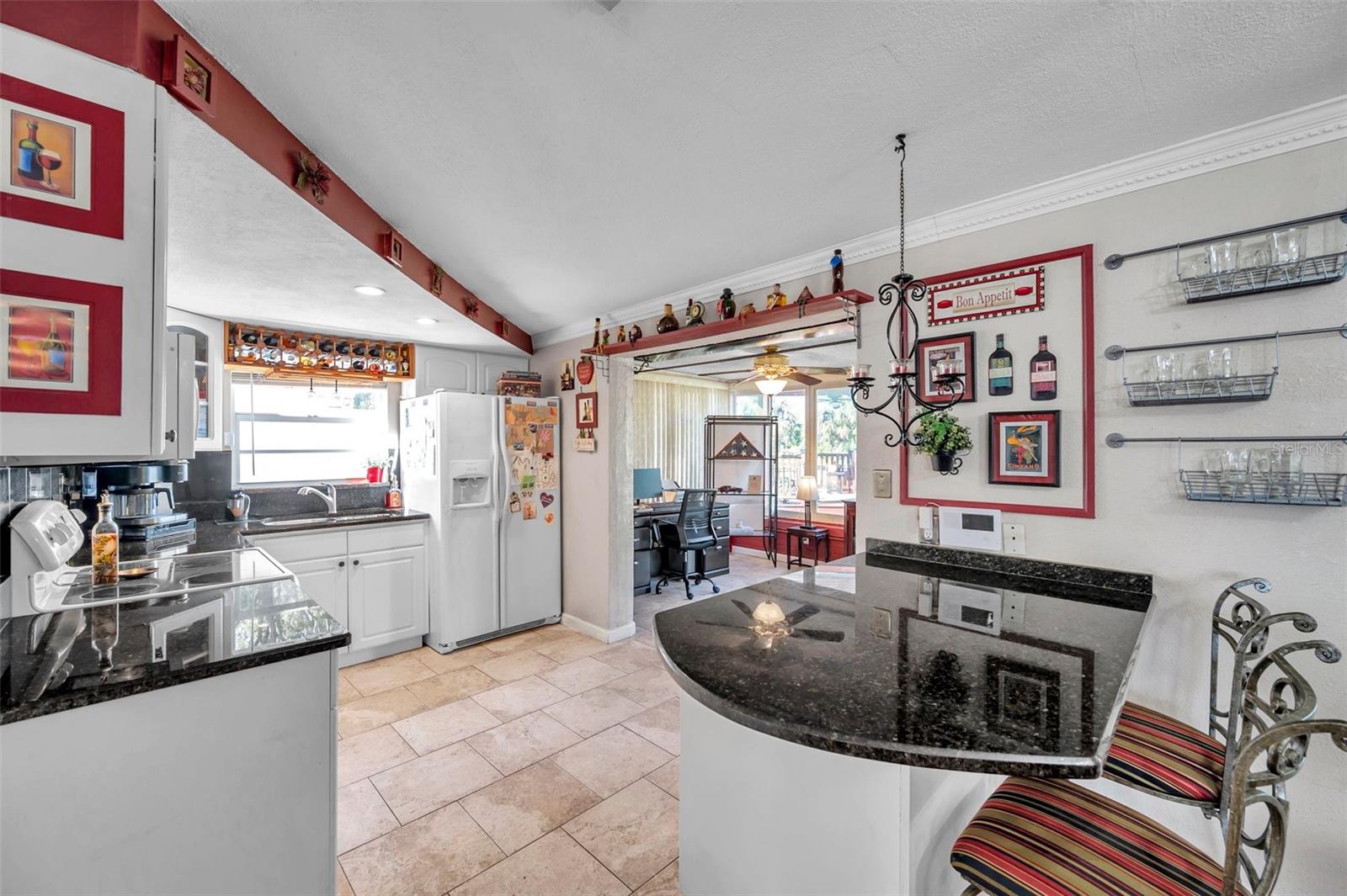 Listing photo id 14 for 10035 Cherry Creek Lane