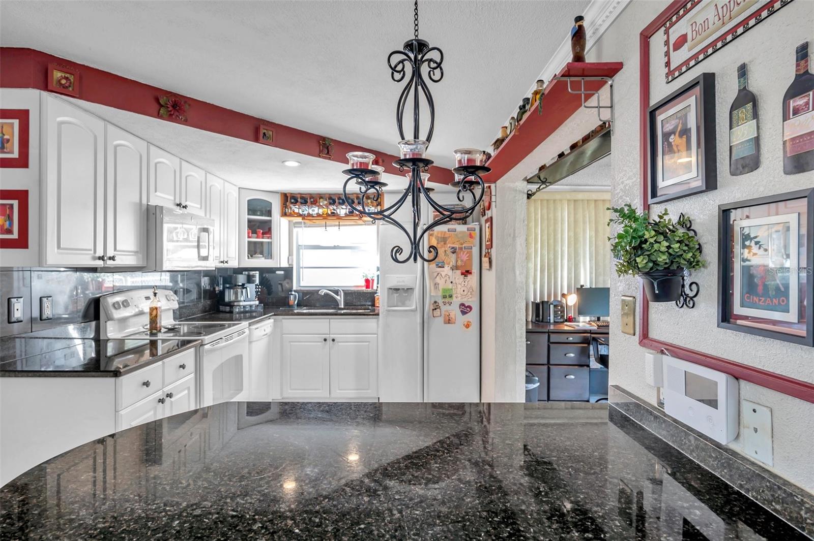 Listing photo id 16 for 10035 Cherry Creek Lane