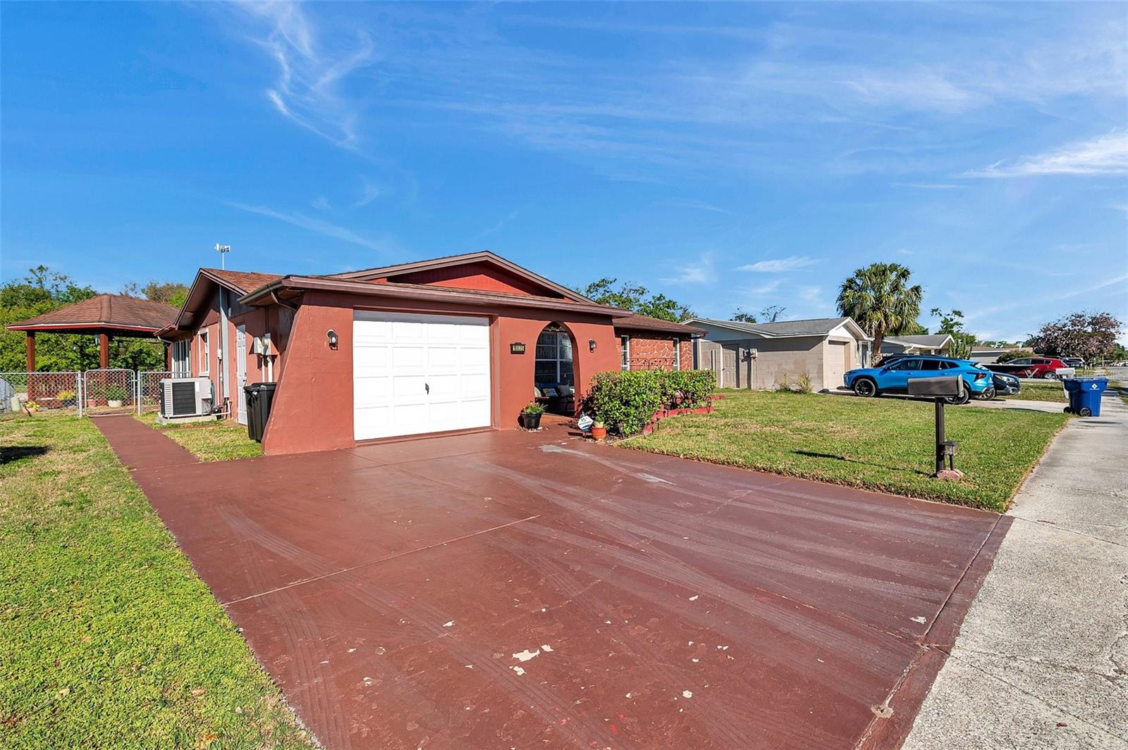 Listing photo id 0 for 10035 Cherry Creek Lane