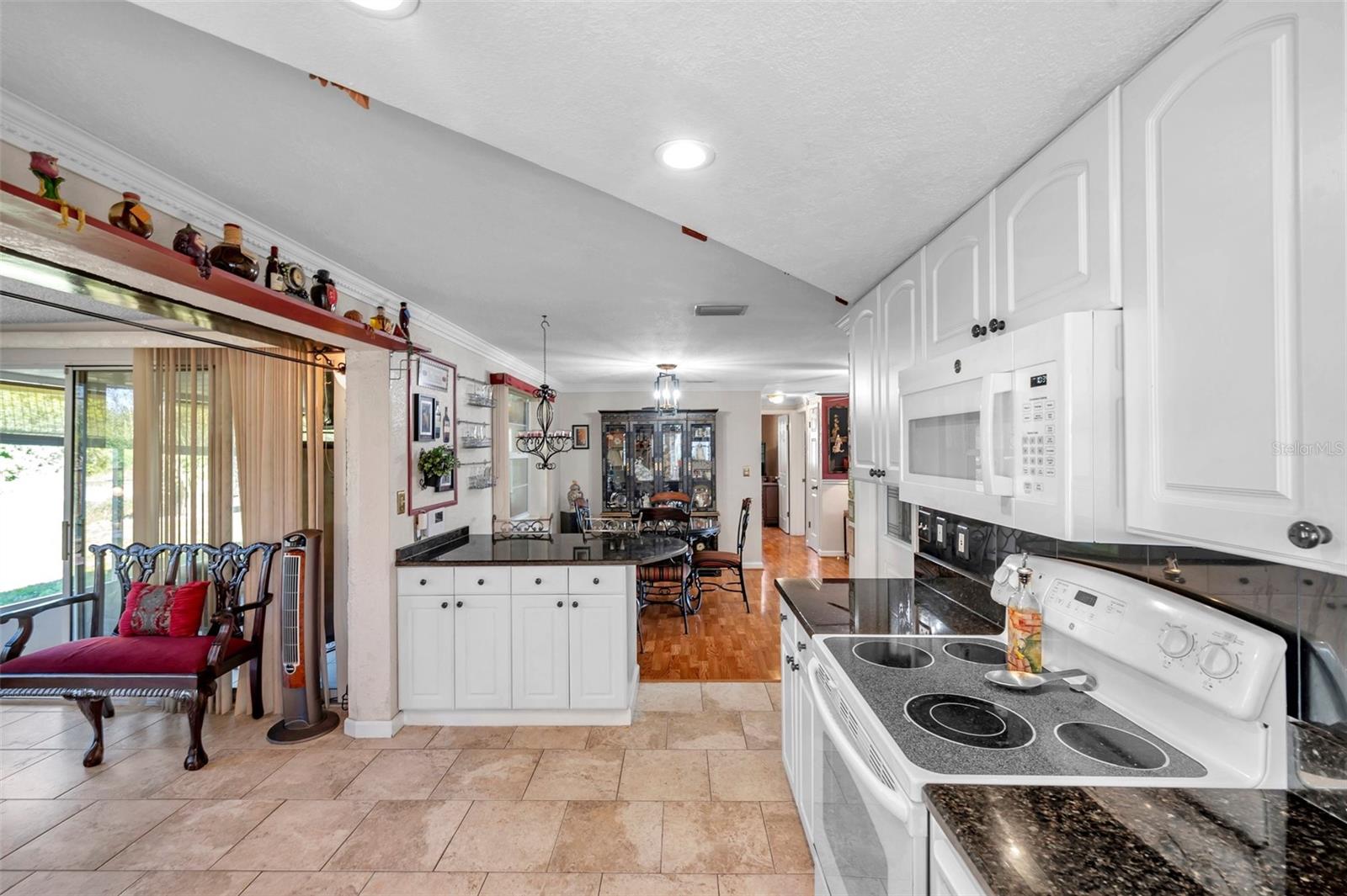 Listing photo id 18 for 10035 Cherry Creek Lane