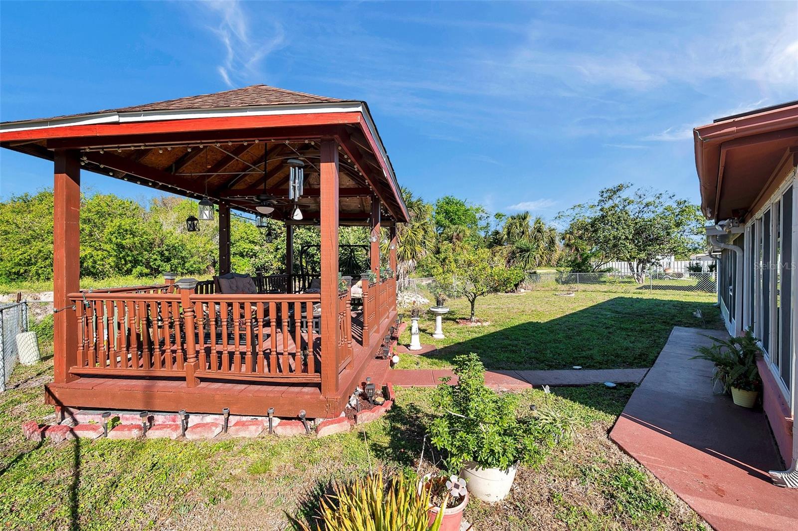 Listing photo id 24 for 10035 Cherry Creek Lane