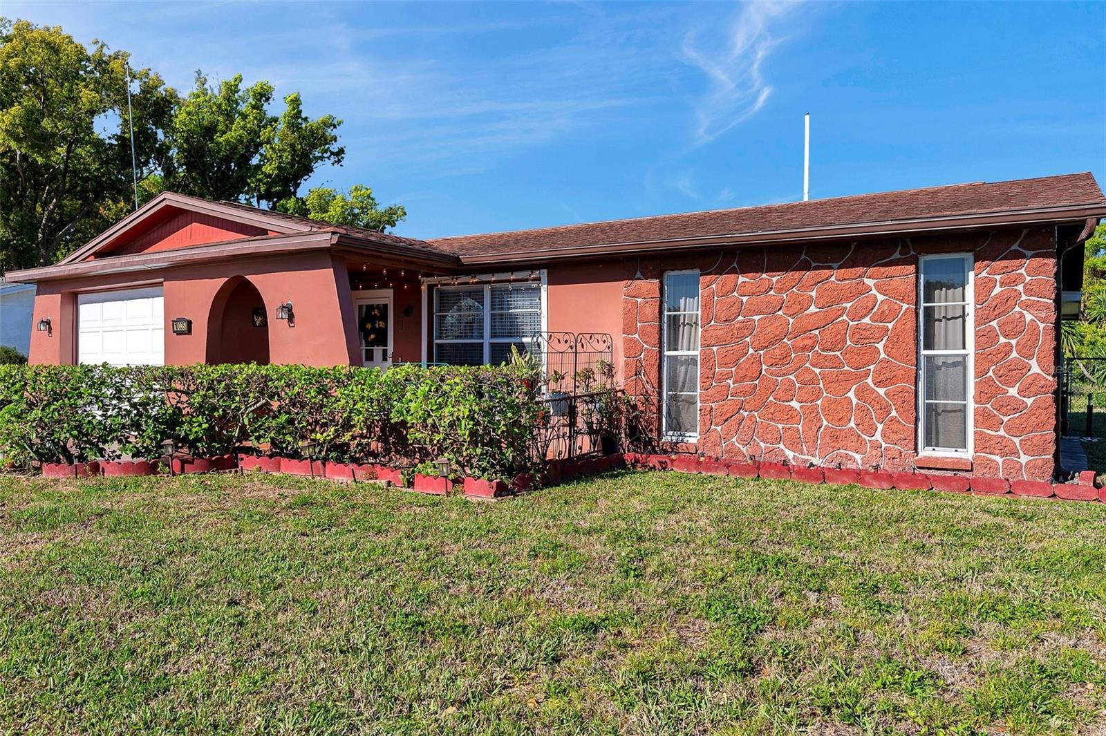 Listing photo id 1 for 10035 Cherry Creek Lane
