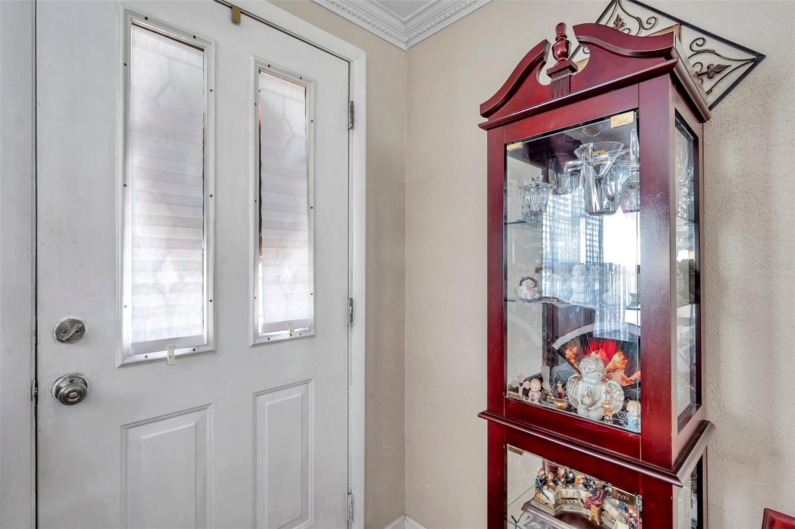 Listing photo id 4 for 10035 Cherry Creek Lane