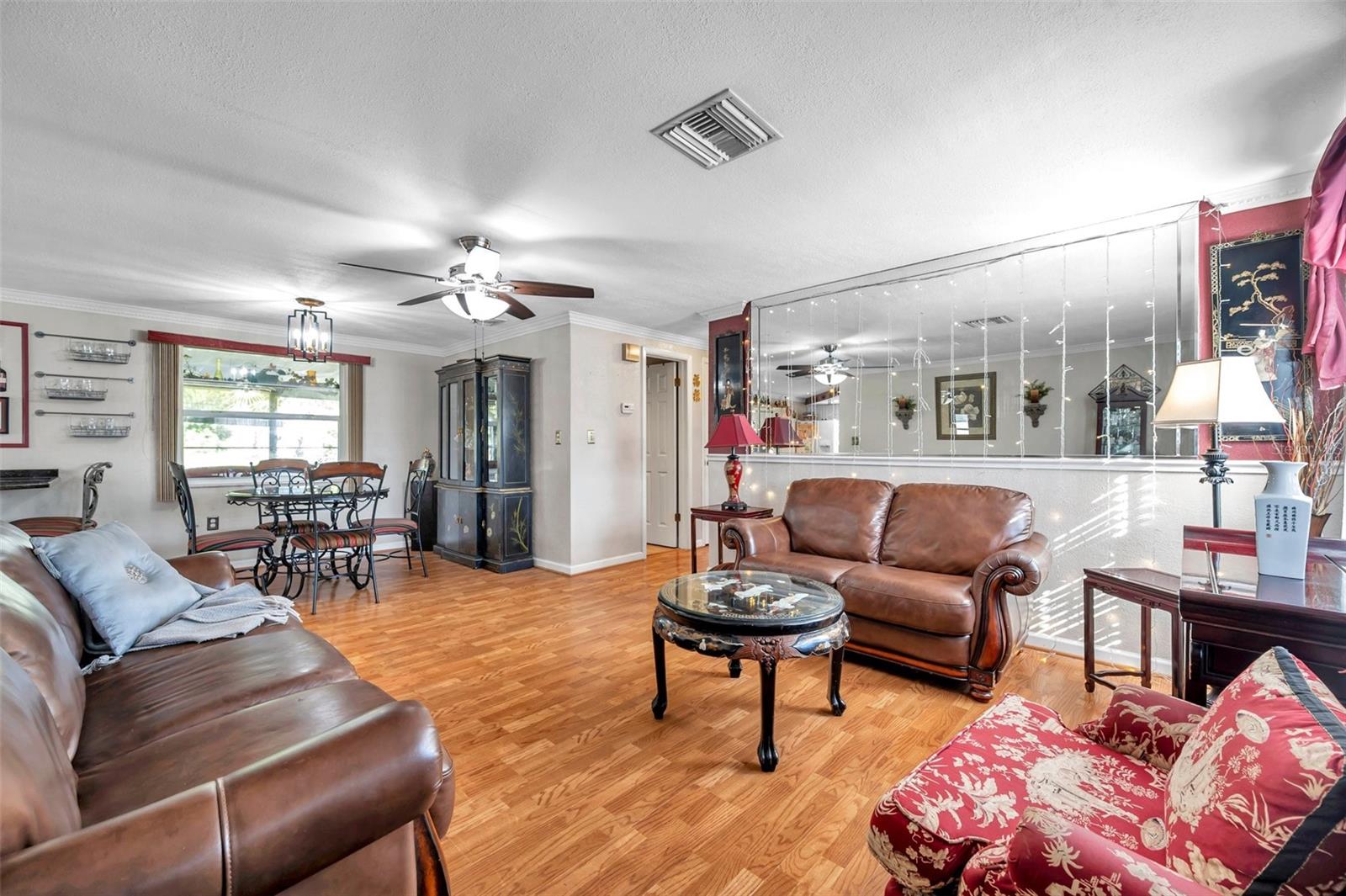 Listing photo id 5 for 10035 Cherry Creek Lane
