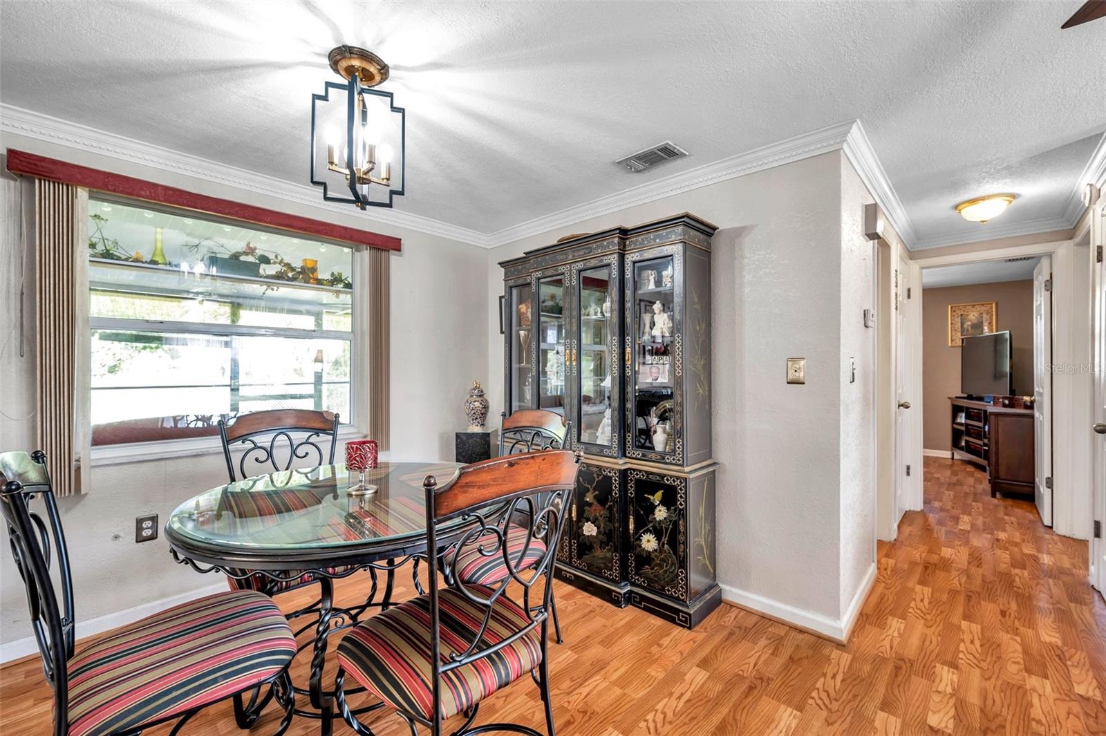 Listing photo id 7 for 10035 Cherry Creek Lane