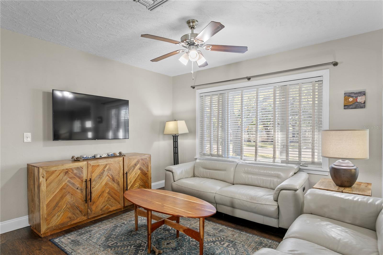 Image 11 of 46 For 145 38th Avenue Ne