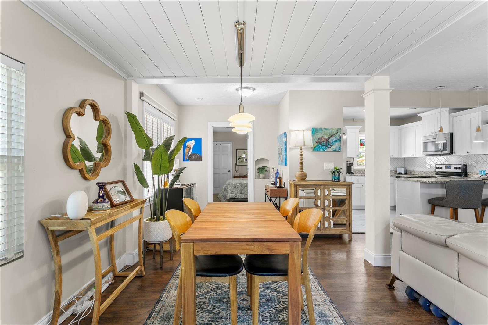 Image 5 of 46 For 145 38th Avenue Ne