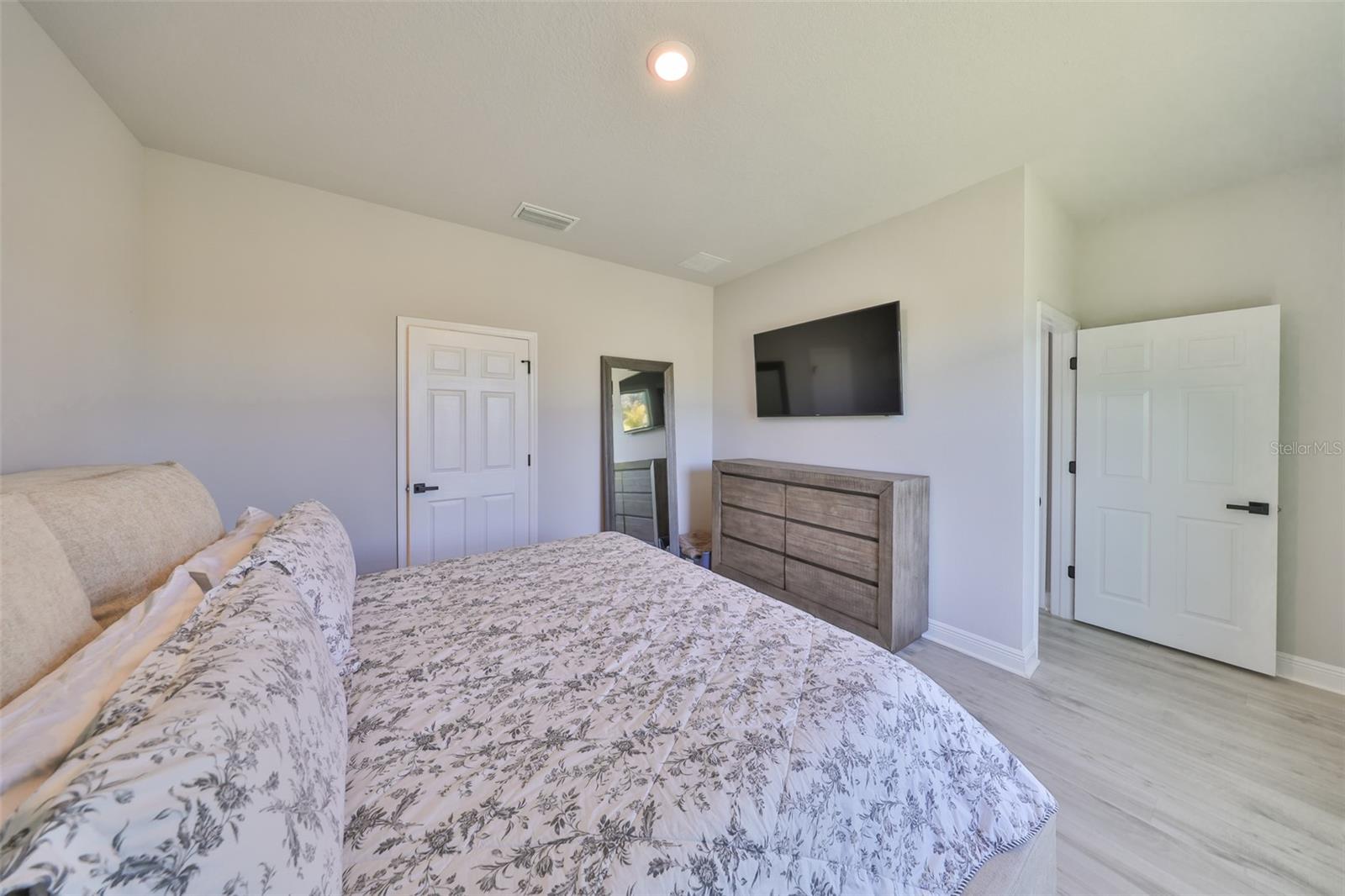 Image 18 of 42 For 5523 Del Coronado Drive