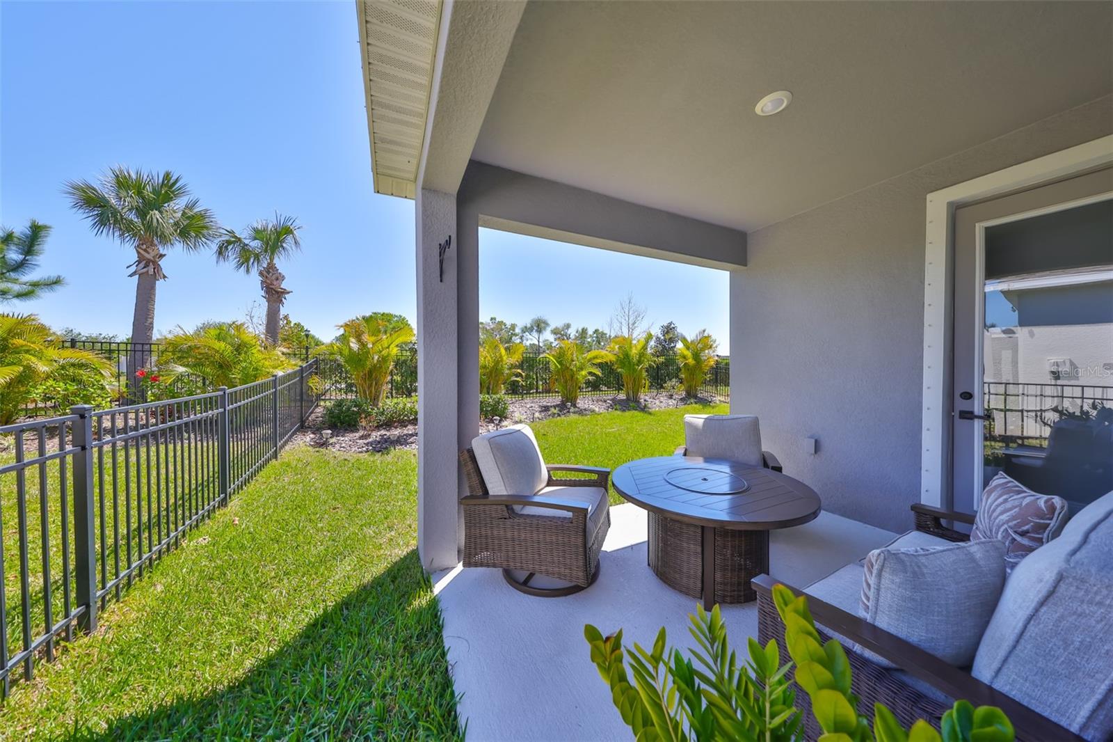 Image 25 of 42 For 5523 Del Coronado Drive