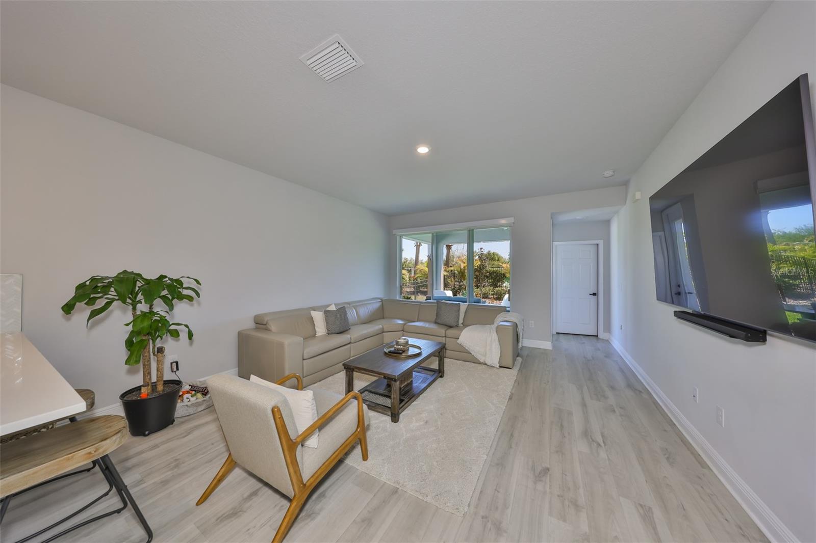 Image 4 of 42 For 5523 Del Coronado Drive