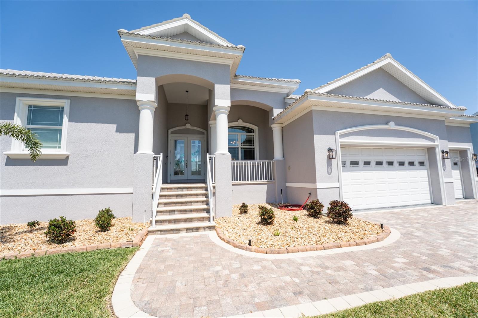 Listing photo id 8 for 819 Birdie Way