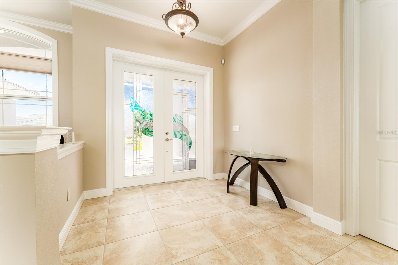 Listing photo id 10 for 819 Birdie Way