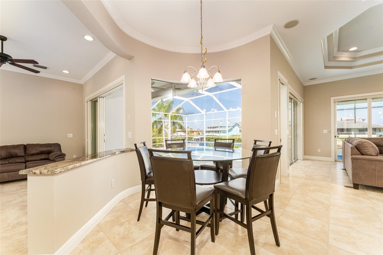 Listing photo id 20 for 819 Birdie Way