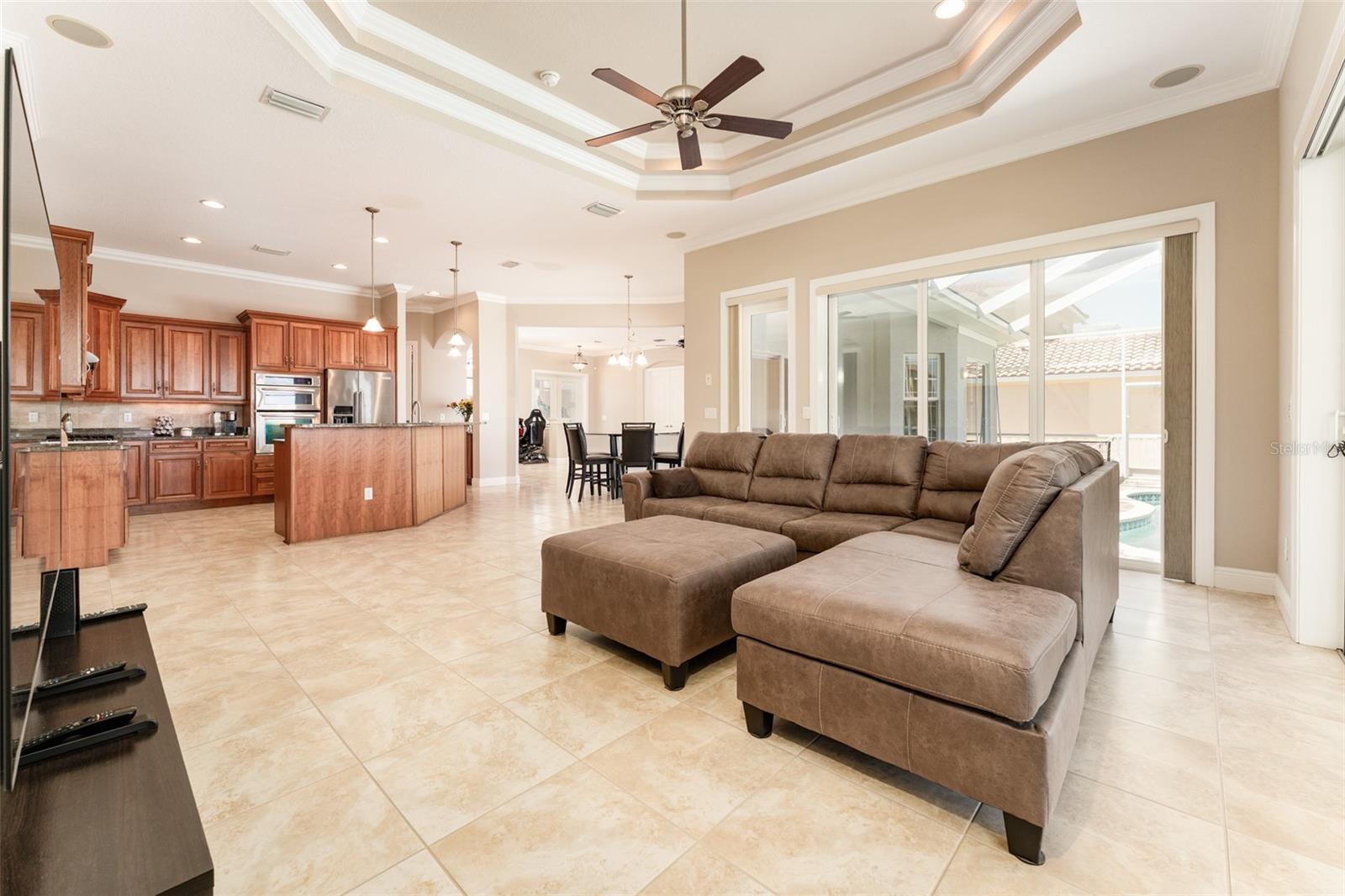 Listing photo id 22 for 819 Birdie Way