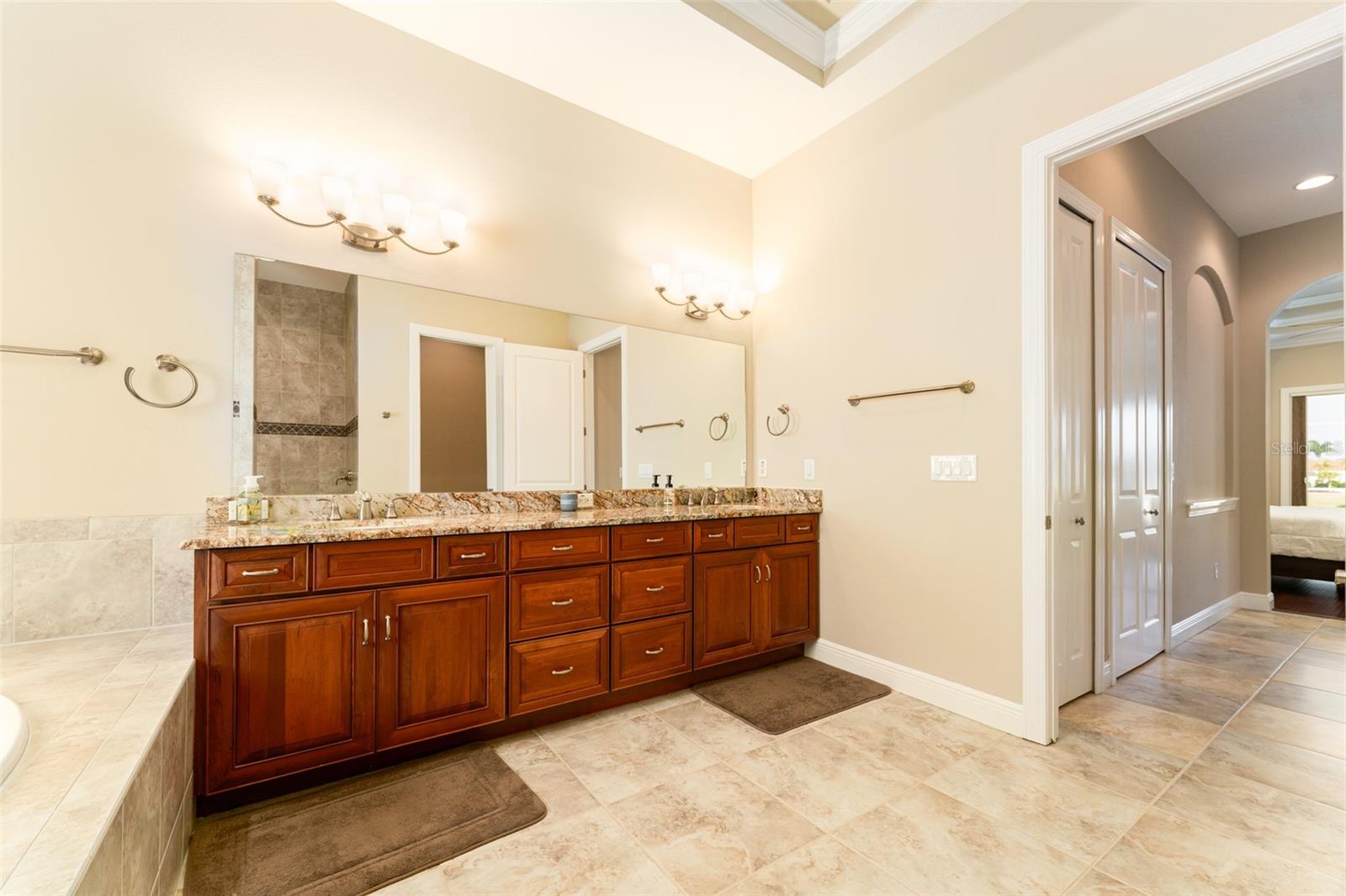 Listing photo id 29 for 819 Birdie Way