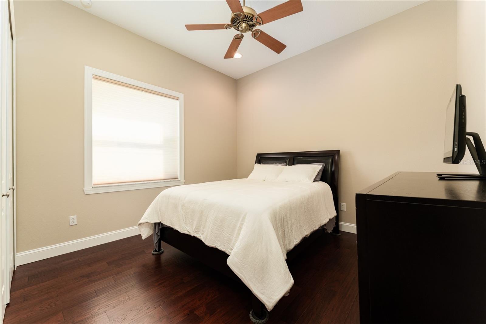 Listing photo id 34 for 819 Birdie Way