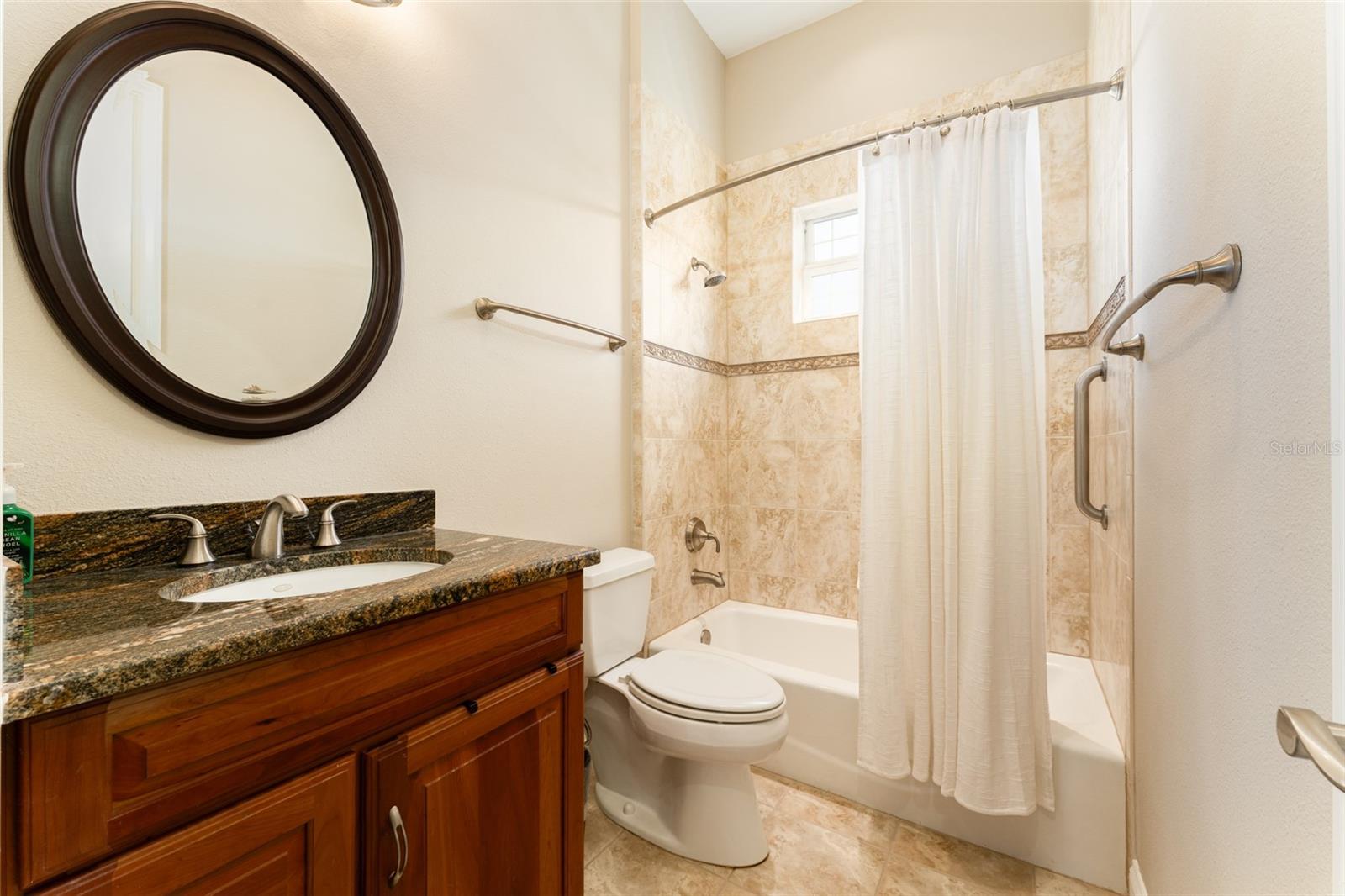 Listing photo id 35 for 819 Birdie Way