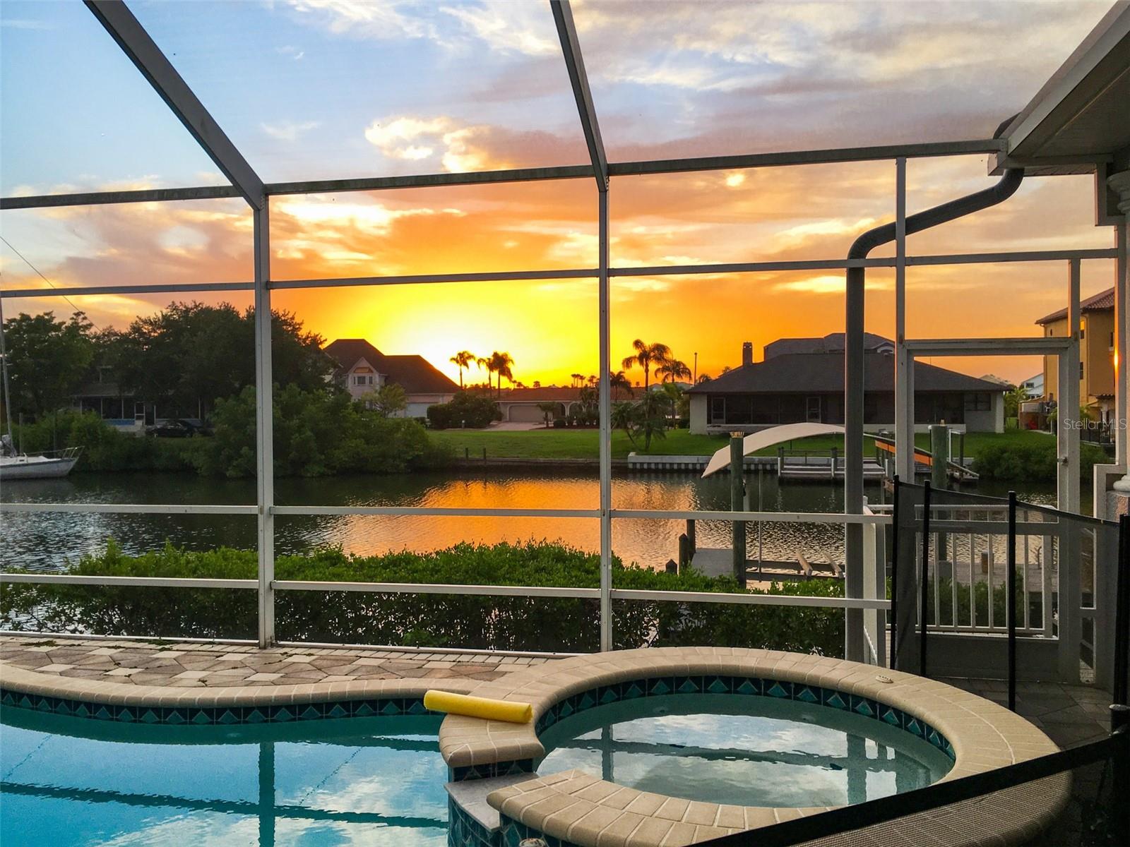 Listing photo id 48 for 819 Birdie Way