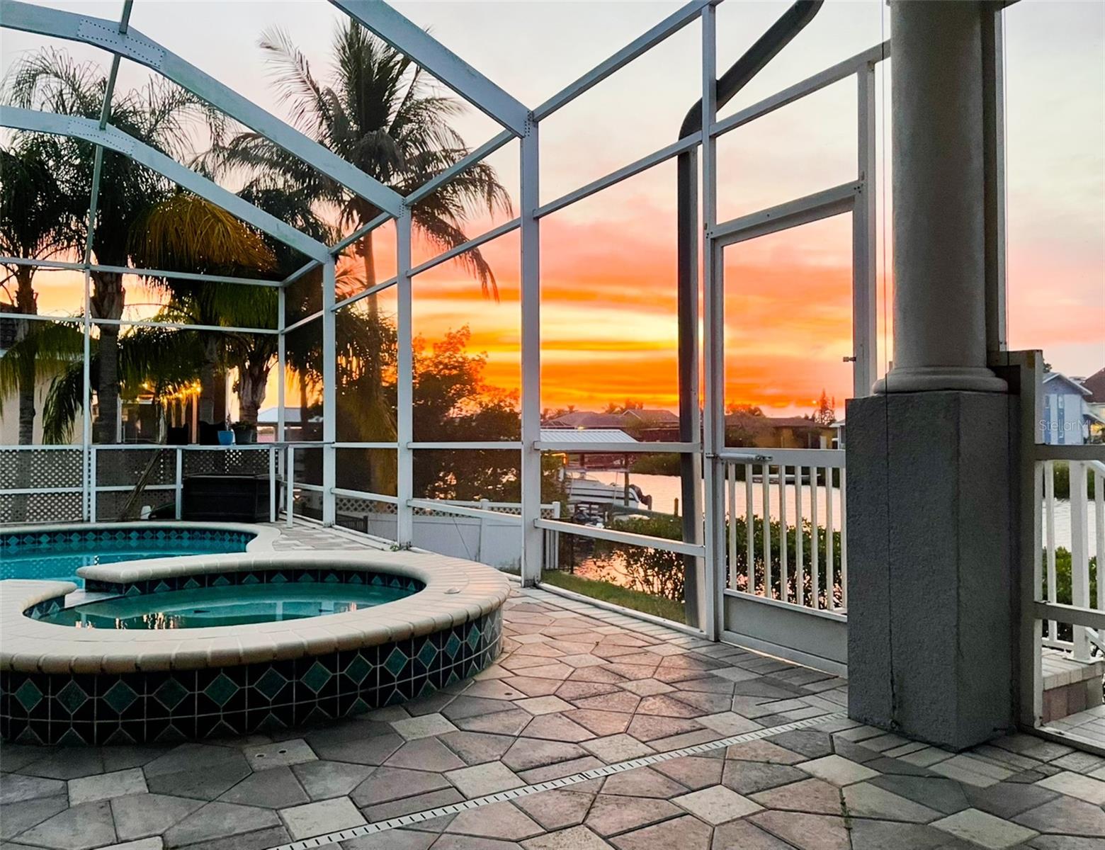 Listing photo id 49 for 819 Birdie Way