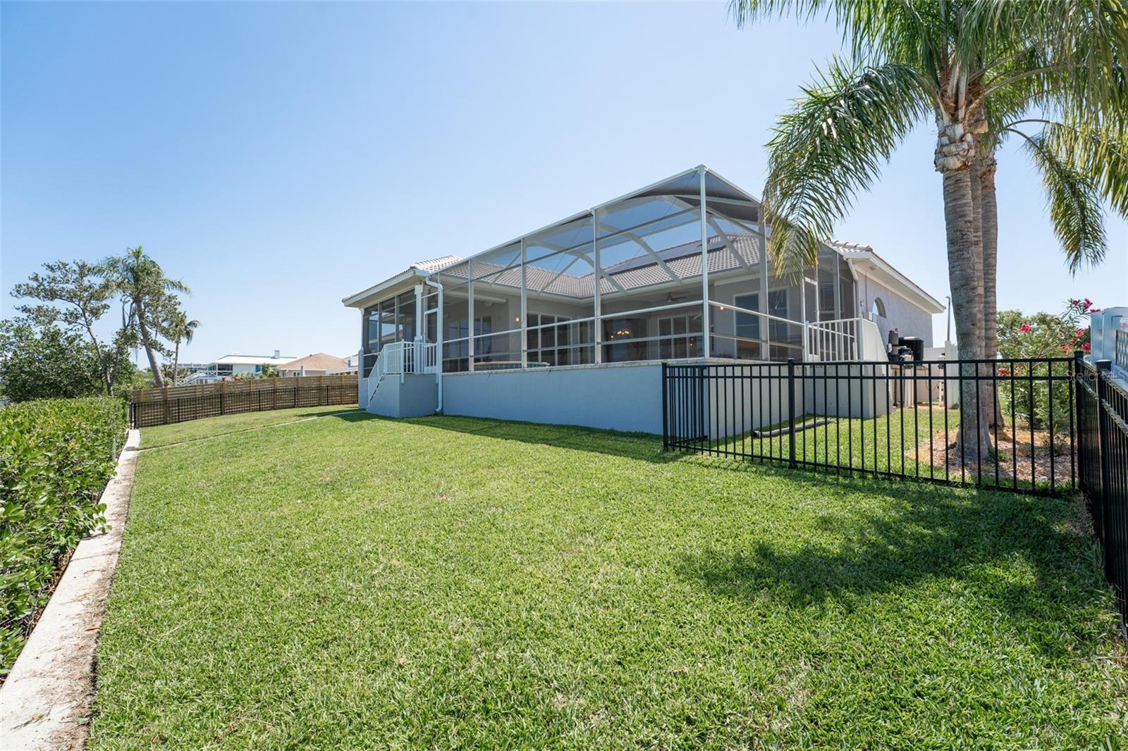 Listing photo id 59 for 819 Birdie Way