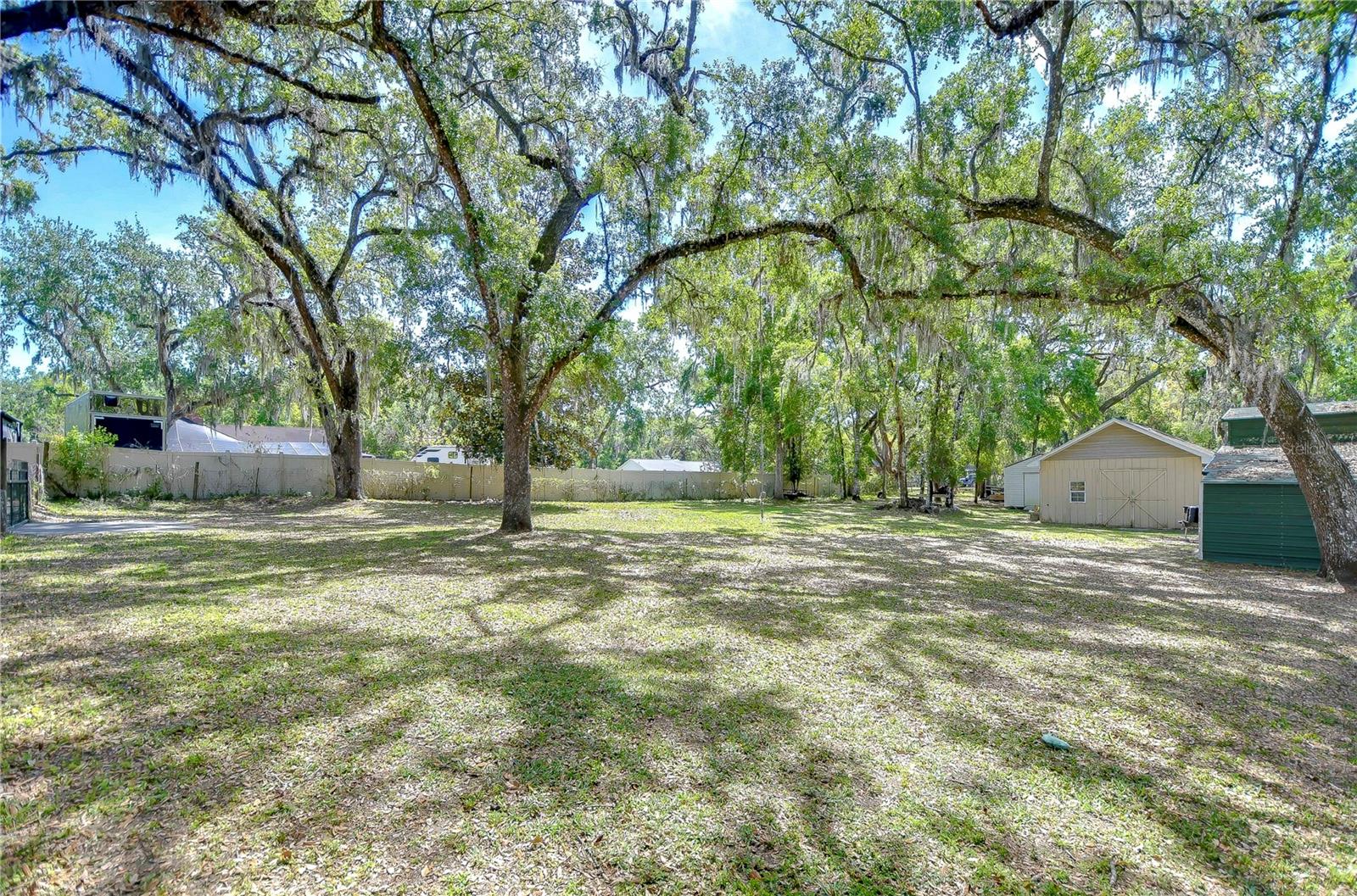 Listing photo id 41 for 37410 Dixie Avenue
