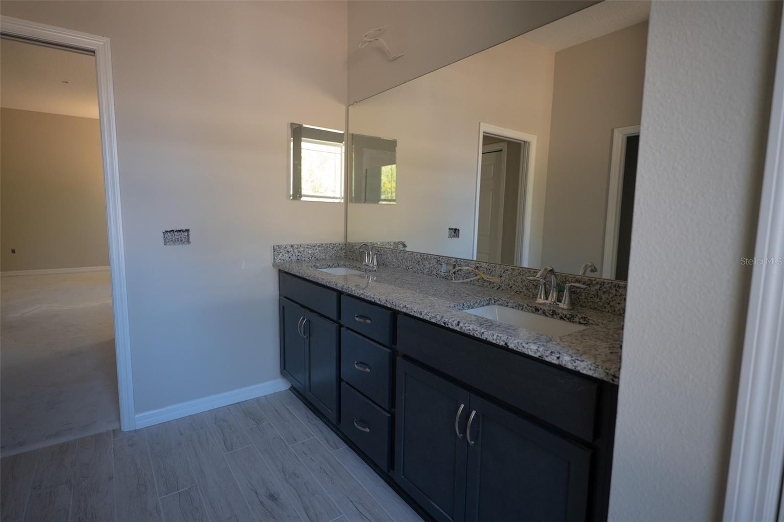 Image 15 of 24 For 8102 Voyager Drive