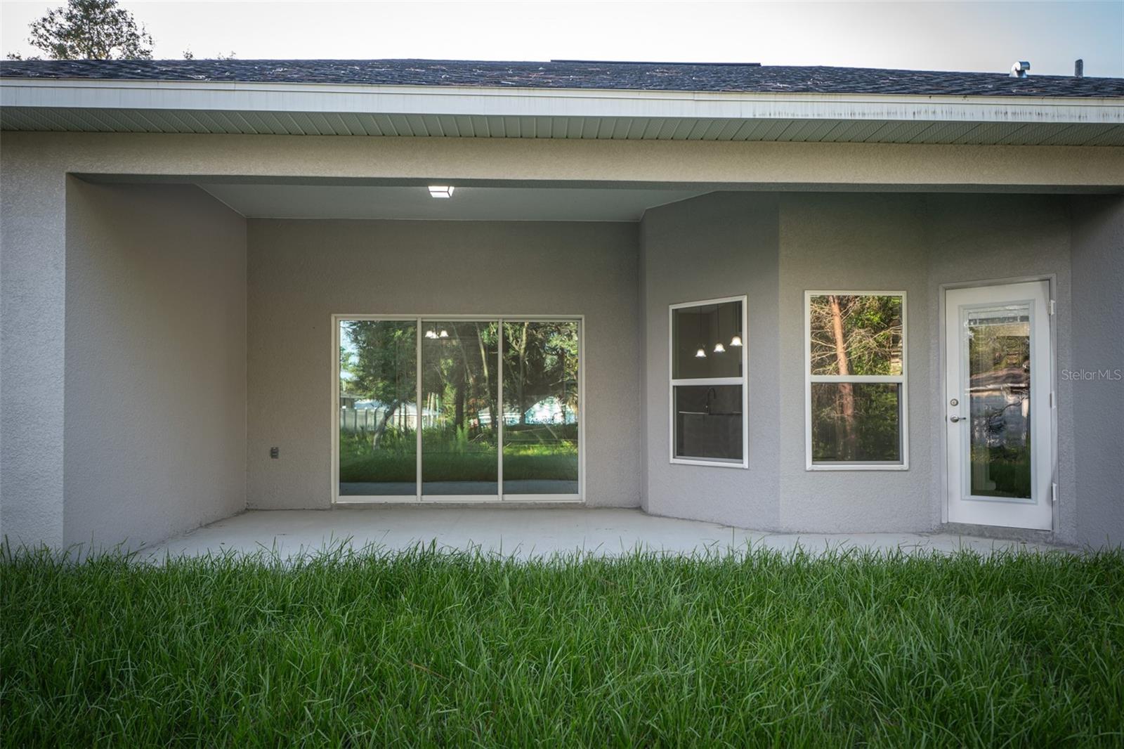 Listing photo id 23 for 8102 Voyager Drive