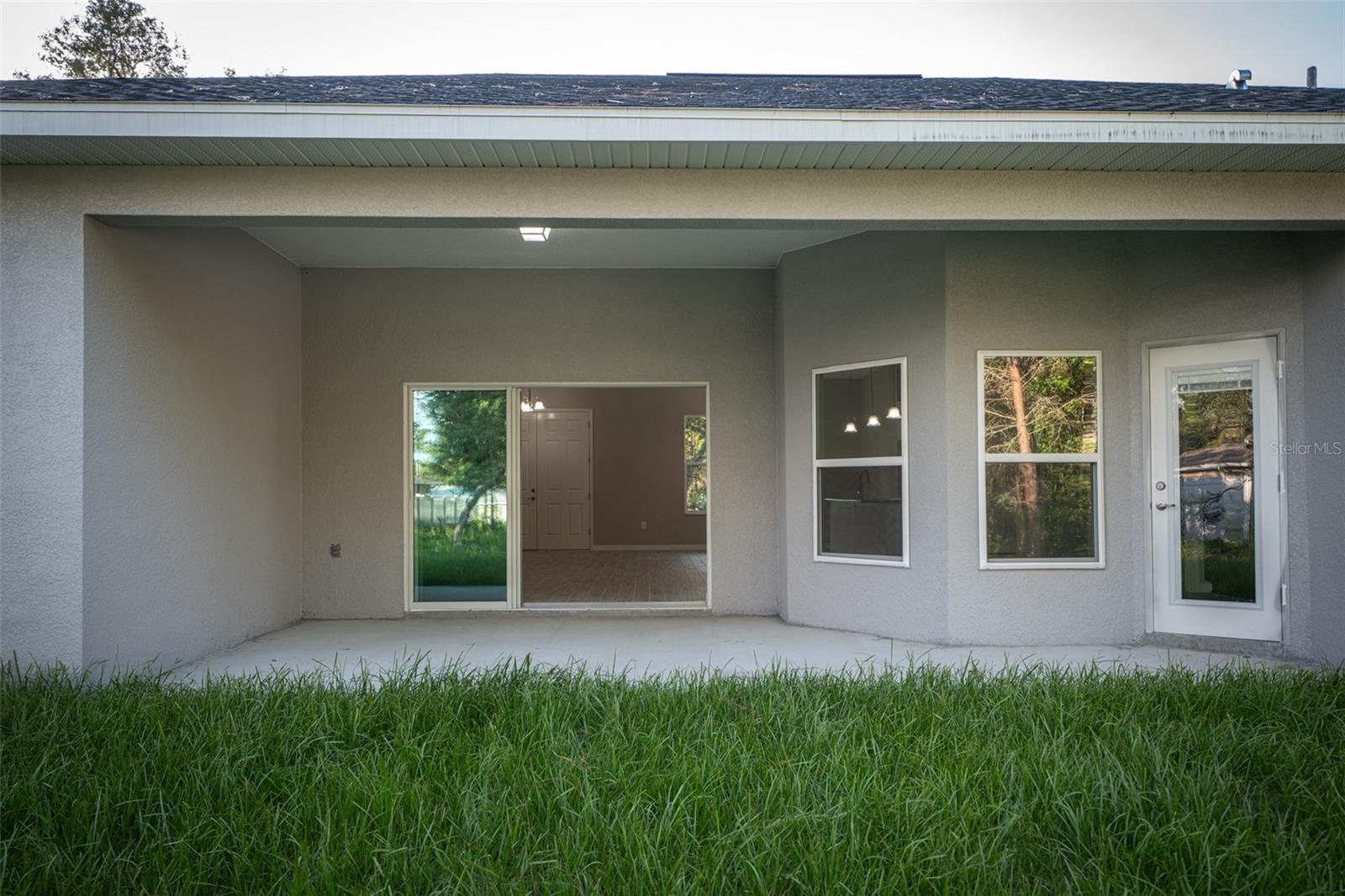 Listing photo id 24 for 8102 Voyager Drive