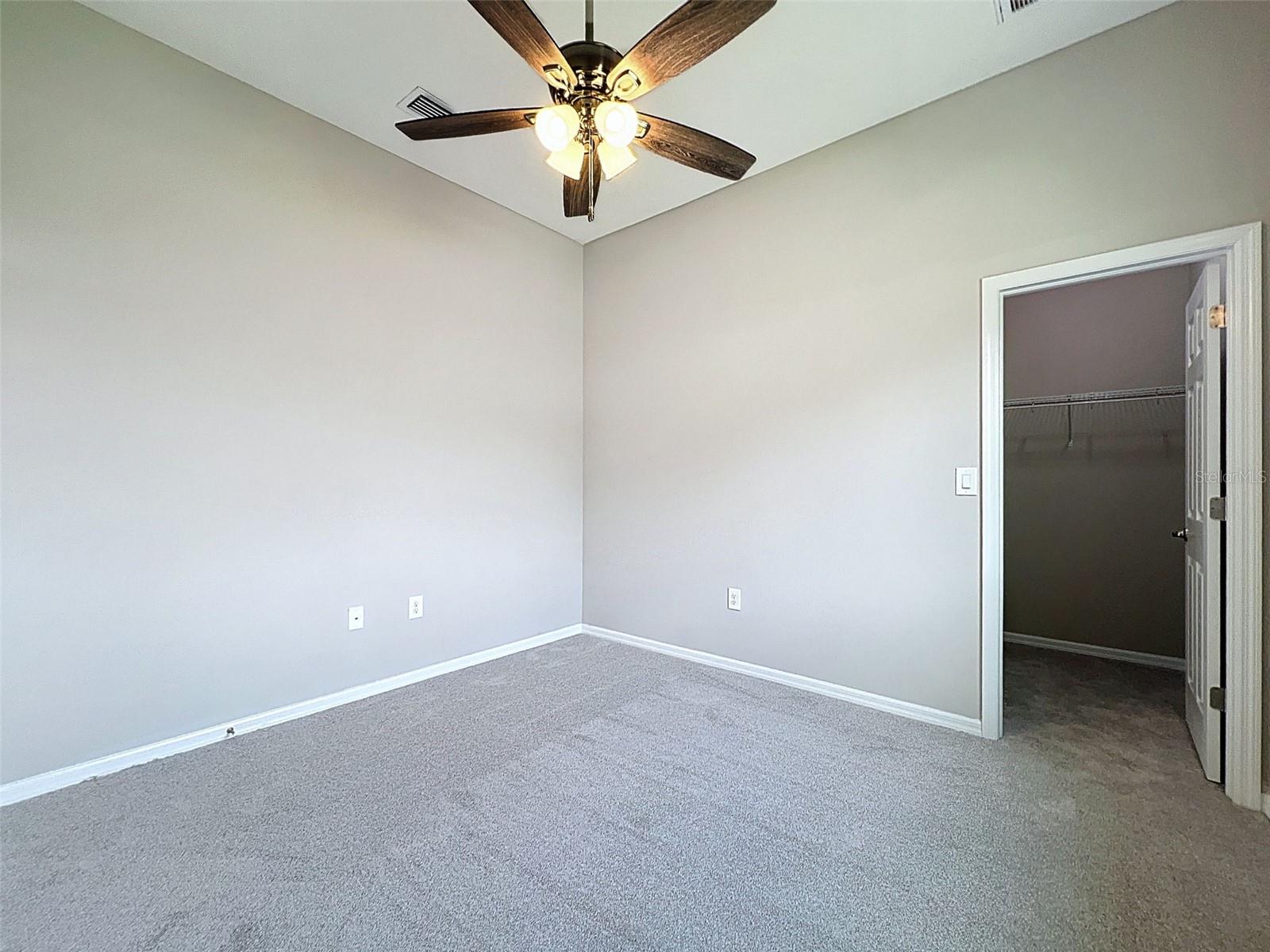 Listing photo id 36 for 8102 Voyager Drive