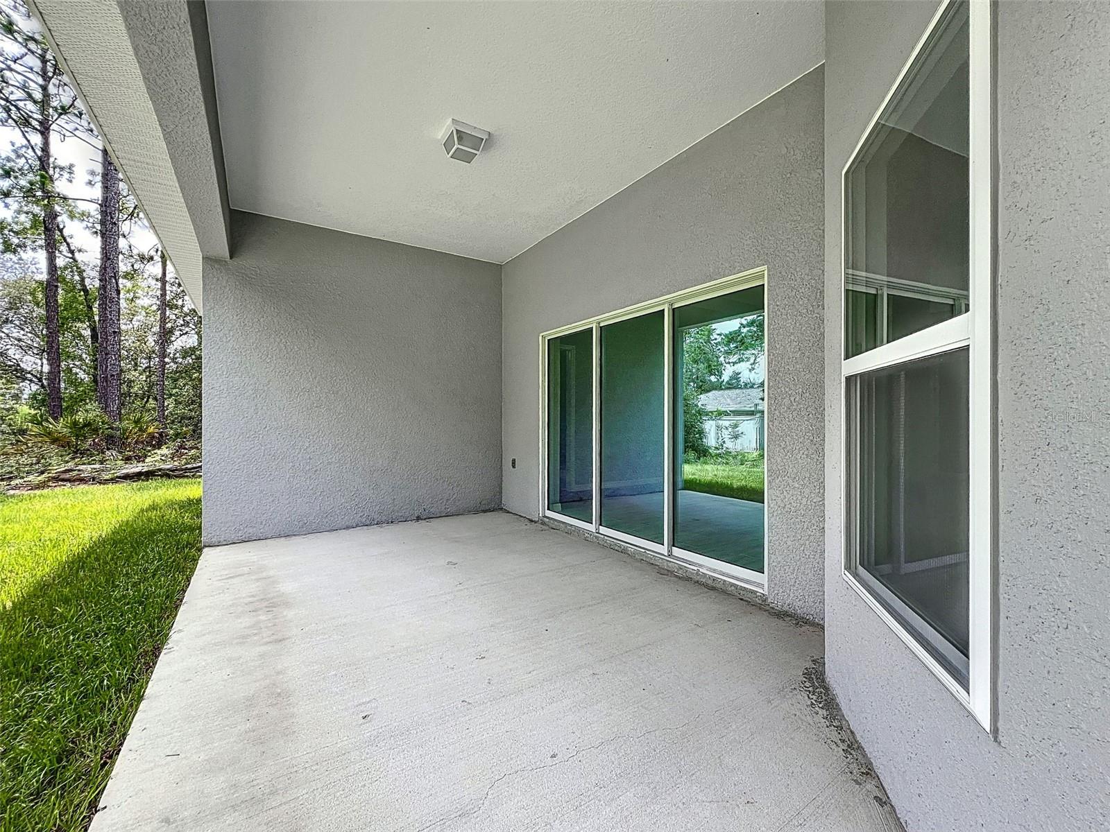 Listing photo id 39 for 8102 Voyager Drive
