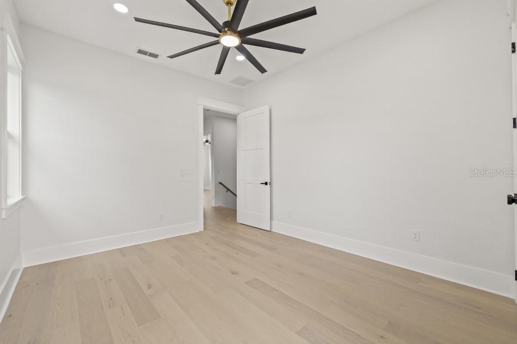 Image 41 of 50 For 1405 50th Avenue N