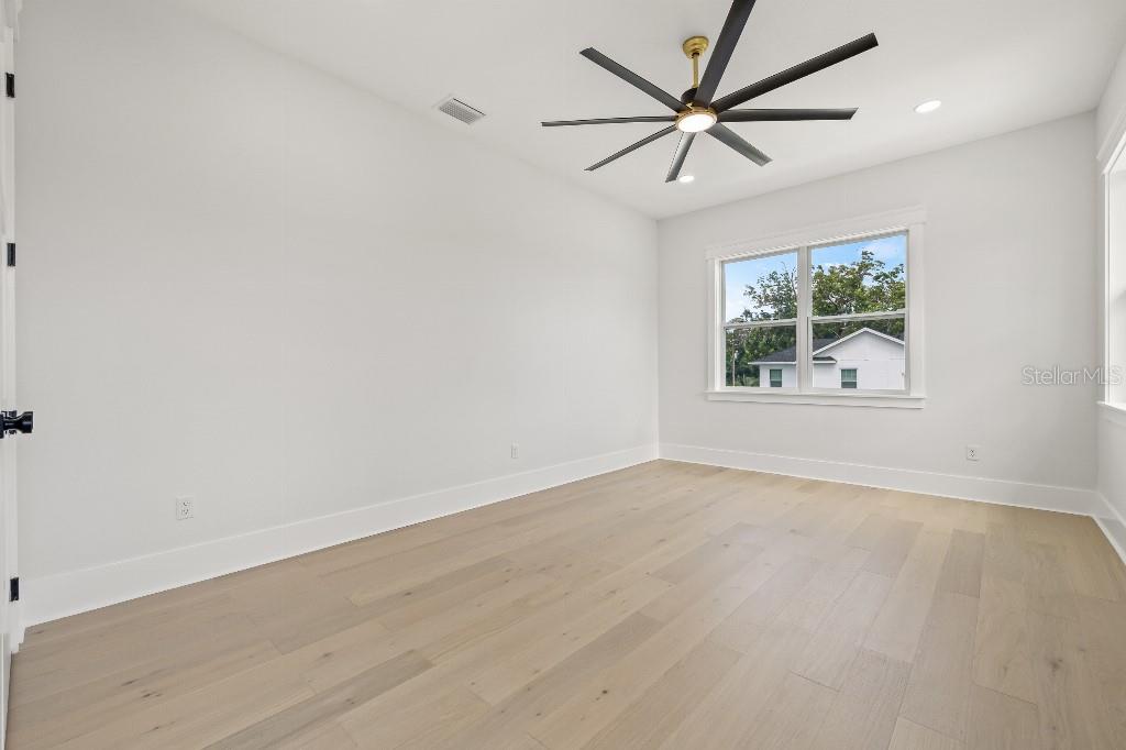 Image 42 of 50 For 1405 50th Avenue N