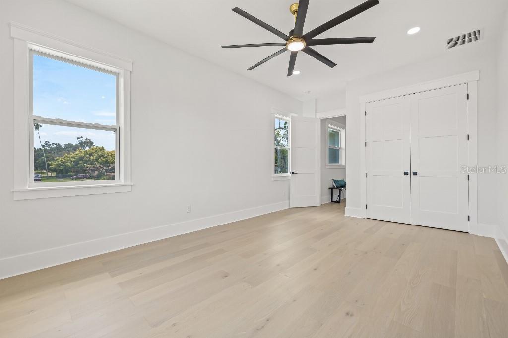 Image 43 of 50 For 1405 50th Avenue N
