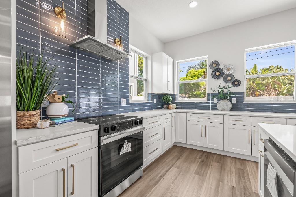 Image 15 of 48 For 4985 16th Avenue N