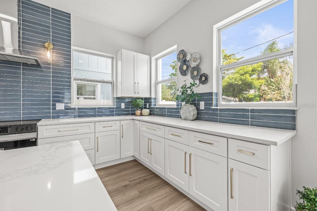 Image 18 of 48 For 4985 16th Avenue N