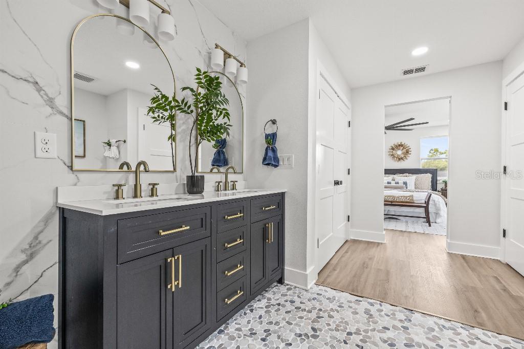 Image 33 of 48 For 4985 16th Avenue N