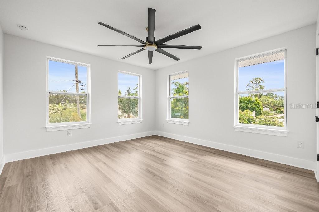 Image 36 of 48 For 4985 16th Avenue N