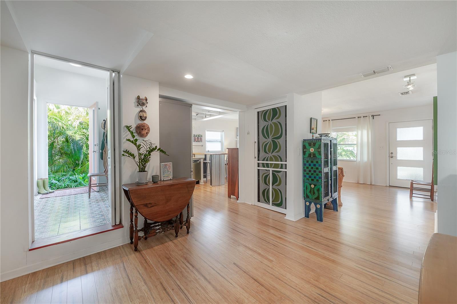 Image 7 of 50 For 604 Hilda Street