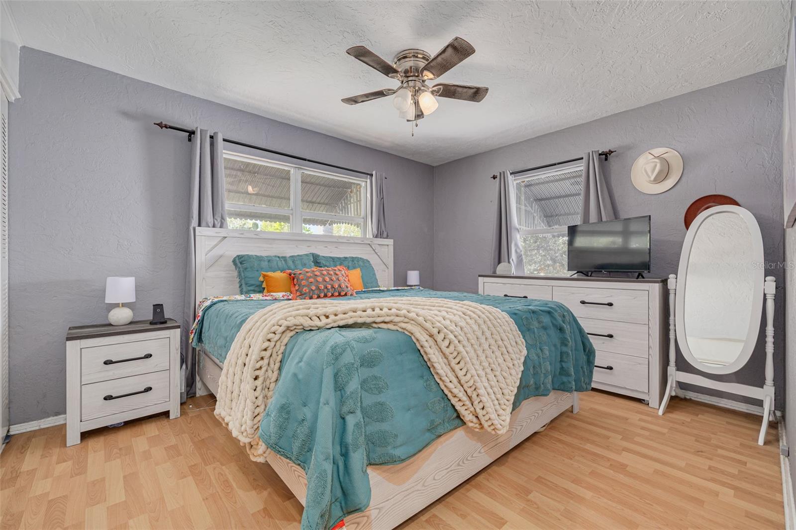 Image 18 of 29 For 1541 68th Avenue N