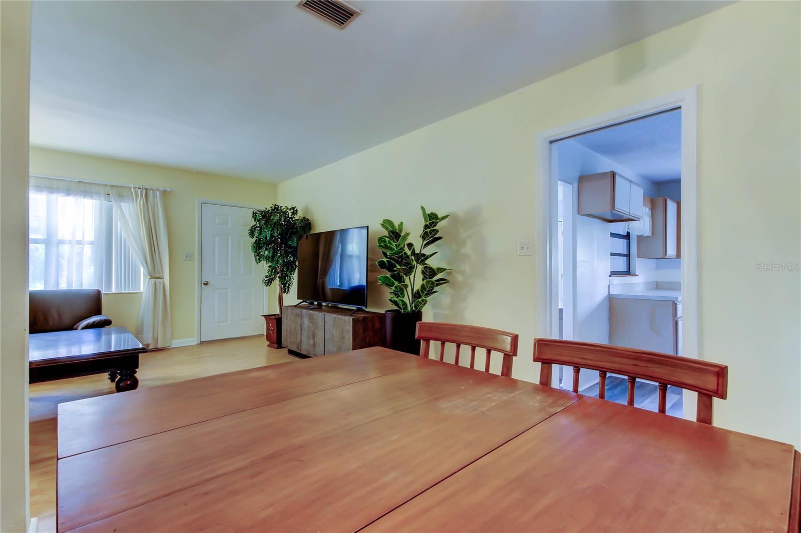 Image 10 of 39 For 10514 52nd Avenue N
