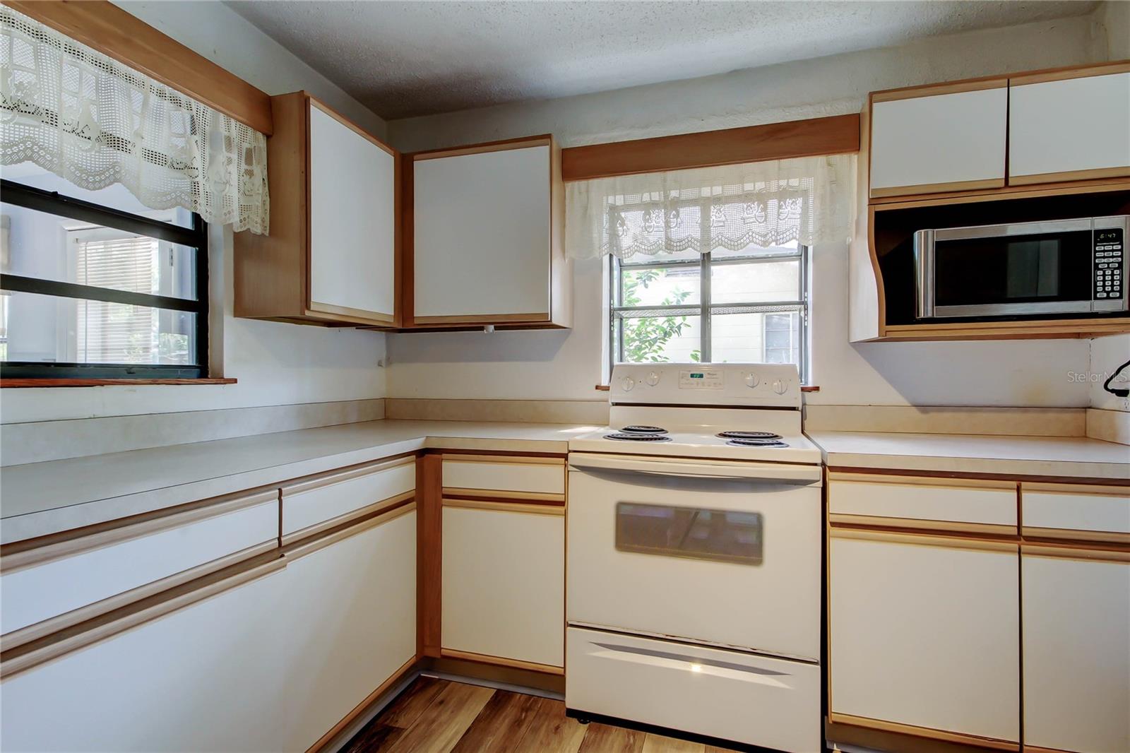 Image 12 of 39 For 10514 52nd Avenue N