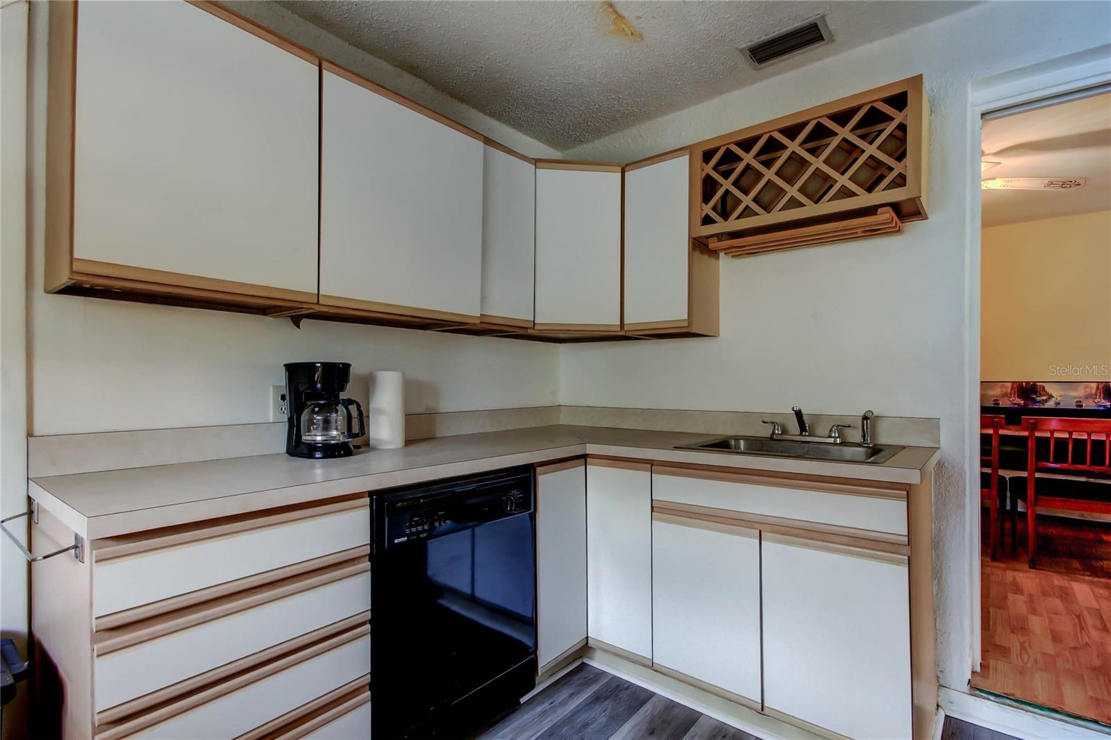 Image 15 of 39 For 10514 52nd Avenue N