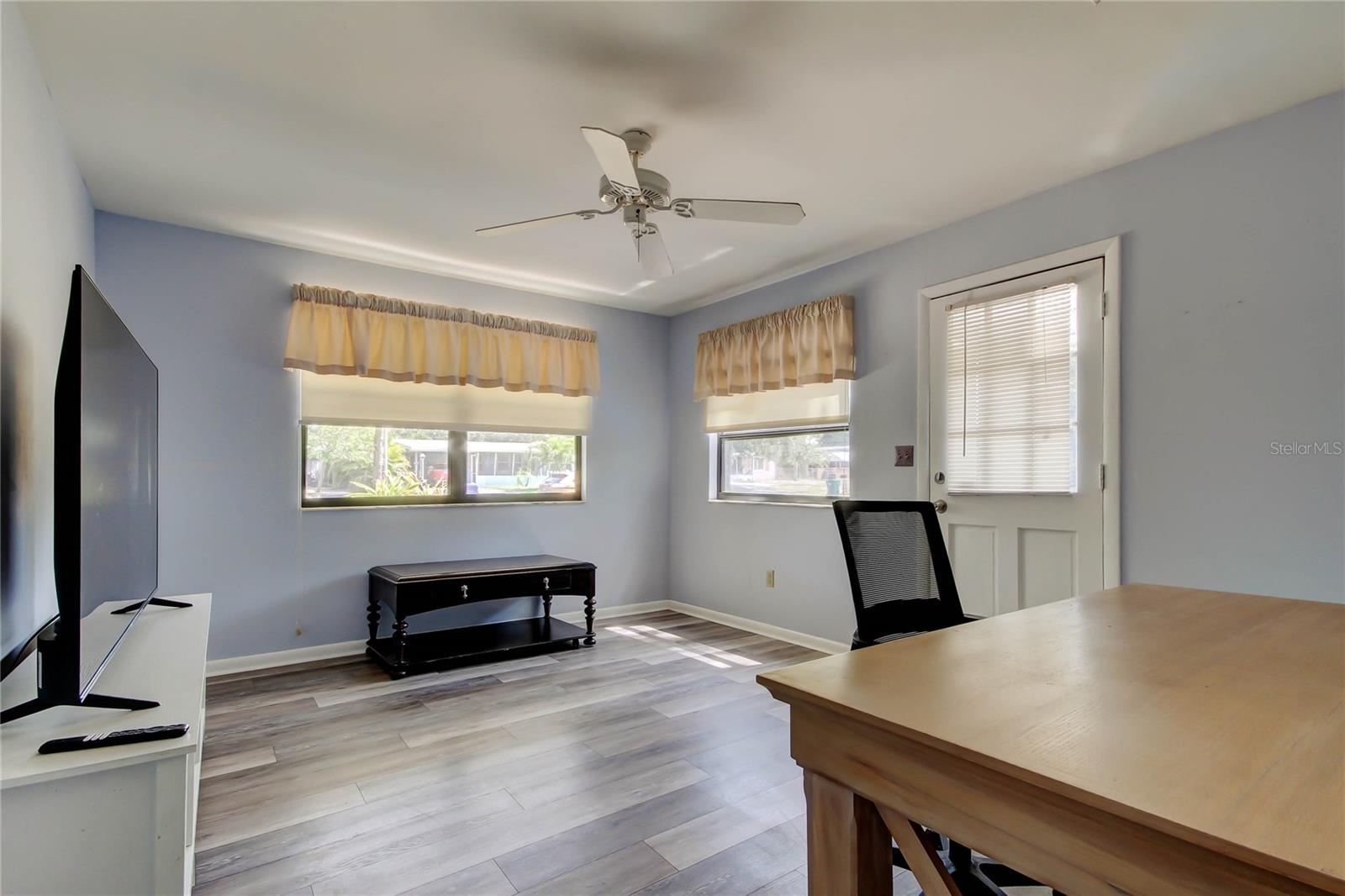 Image 17 of 39 For 10514 52nd Avenue N